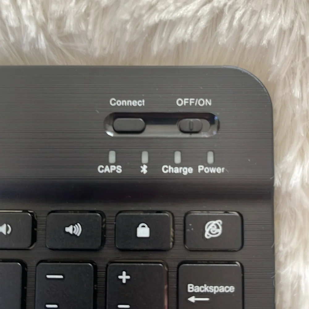 Finite Brand Ultrathin Bluetooth Keyboard